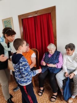 Deti zo spojenej školy internátnej v zariadení - 13_zmensena