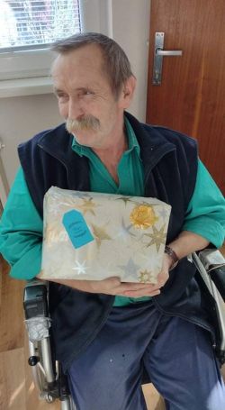 Koľko lásky sa zmestí do krabice od topánok - received_654379188916464