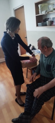 Koľko lásky sa zmestí do krabice od topánok - 45_zmensena