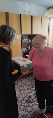 Koľko lásky sa zmestí do krabice od topánok - 47_zmensena