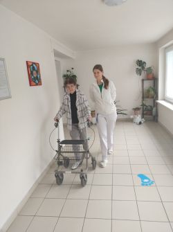 Rehabilitácia s fyzioterapeutkou - j16_zmensena