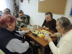 Príjemné dopoludnie pri spoločenských hrách v klubovni - m_DSCN8438
