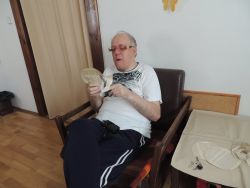 Tvorenie zo starých kníh - p. žiačková z knižnice - m_DSCN5167