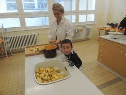 Deň jablka - spojená škola internátna považská bystrica - m_DSCN2152