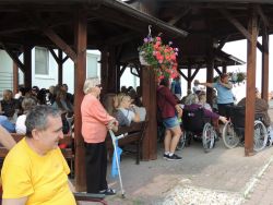 Návšteva dobrovoľníkov zo združenia kresťanskej mládeže a taoistického tai chi - m_DSCN5935