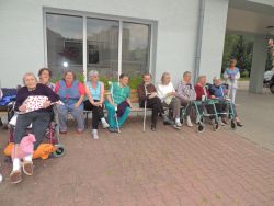 Návšteva dobrovoľníkov zo združenia kresťanskej mládeže a taoistického tai chi - m_DSCN6069