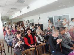 Posedenie s jubilantmi pri príležitosti "mesiaca úcty k starším" - m_DSCN2240