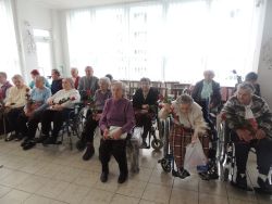 Posedenie s jubilantmi pri príležitosti "mesiaca úcty k starším" - m_DSCN2287