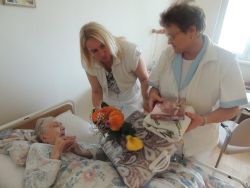 Posedenie s jubilantmi pri príležitosti "mesiaca úcty k starším" - m_DSCN2371