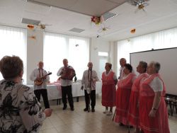 Vystúpenie speváckeho súboru - krátky kultúrny program