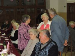 Vystúpenie seniorom v malých ledniciach - 17