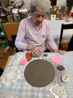 Modelovanie z hrnčiarskej hliny - 572791396_1383330760009712_3984838660190691249_n