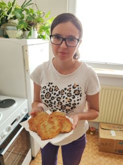 Pečenie zemiakových placiek - 512528058_1279935317015924_7063512693454383166_n_zmensena