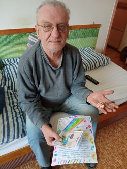 Mesiac úcty k starším - 550